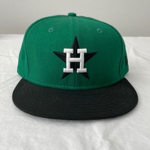 Green & Black Houston Astros Men’s Fitted Cap. Size: 7 1/4